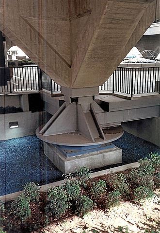 Struchtúir resistant crith talún